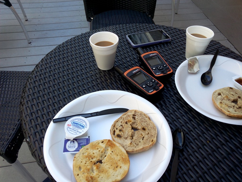 Delorme Inreach einrichtem beim Morgenessen